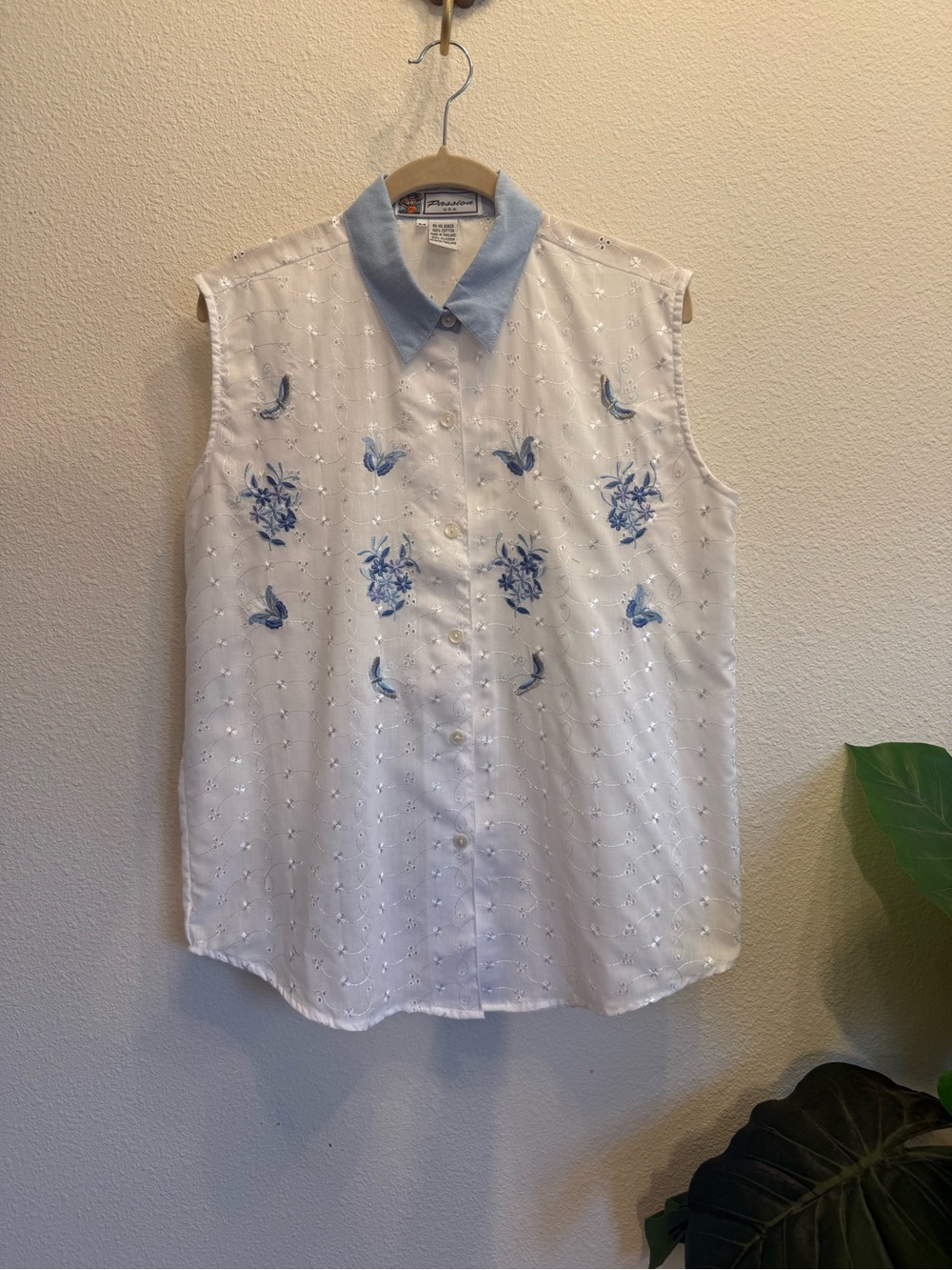 Vintage Y2K Passion U.S.A. Butterfly Embroidered Sleeveless Blouse M